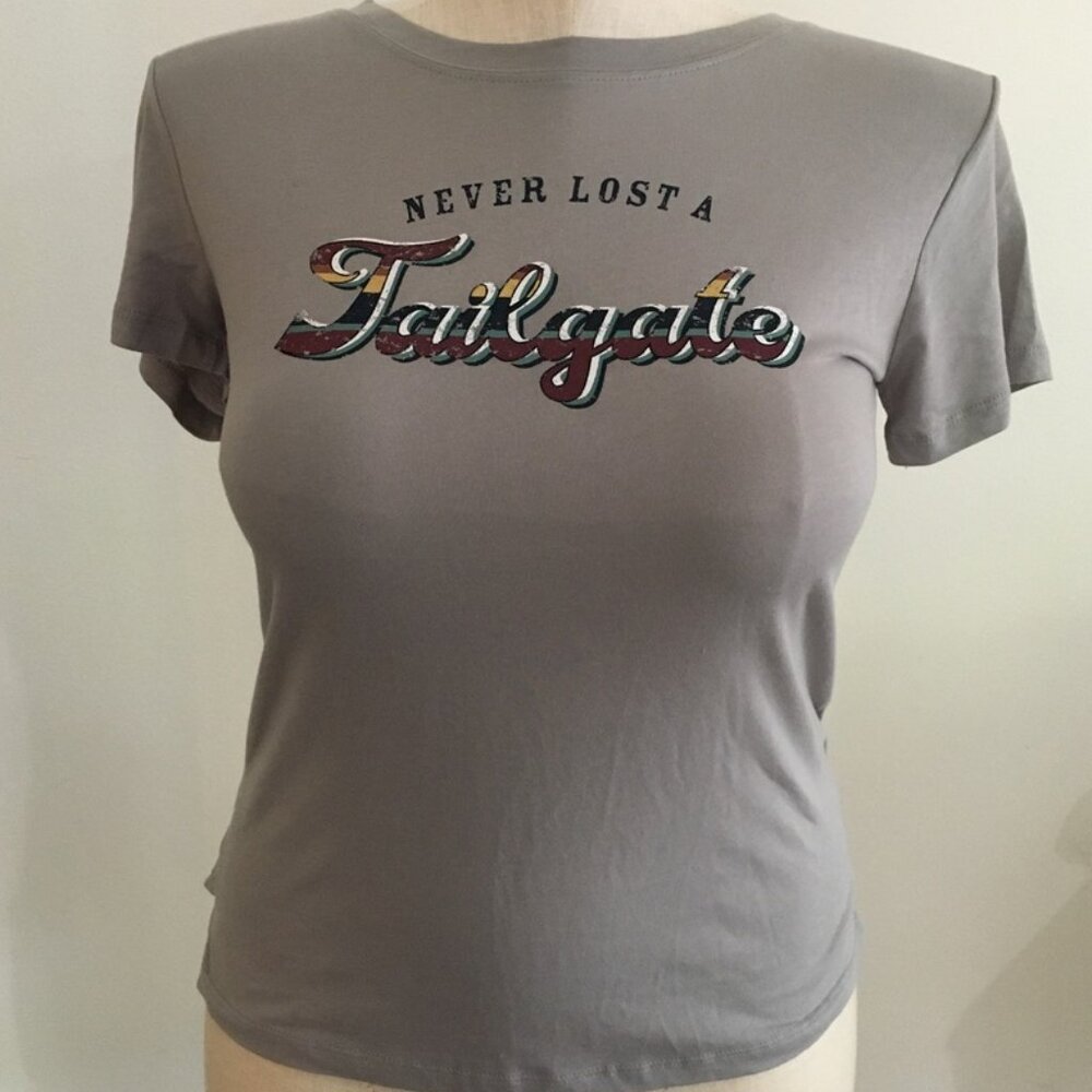 Never Lost a Tailgate T-Shirt w/ Hat Size Small